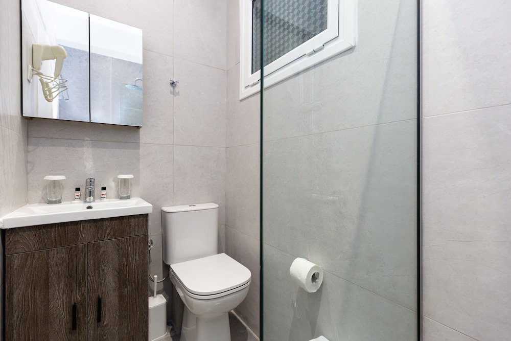 Twin Room, Street View - Photo 2