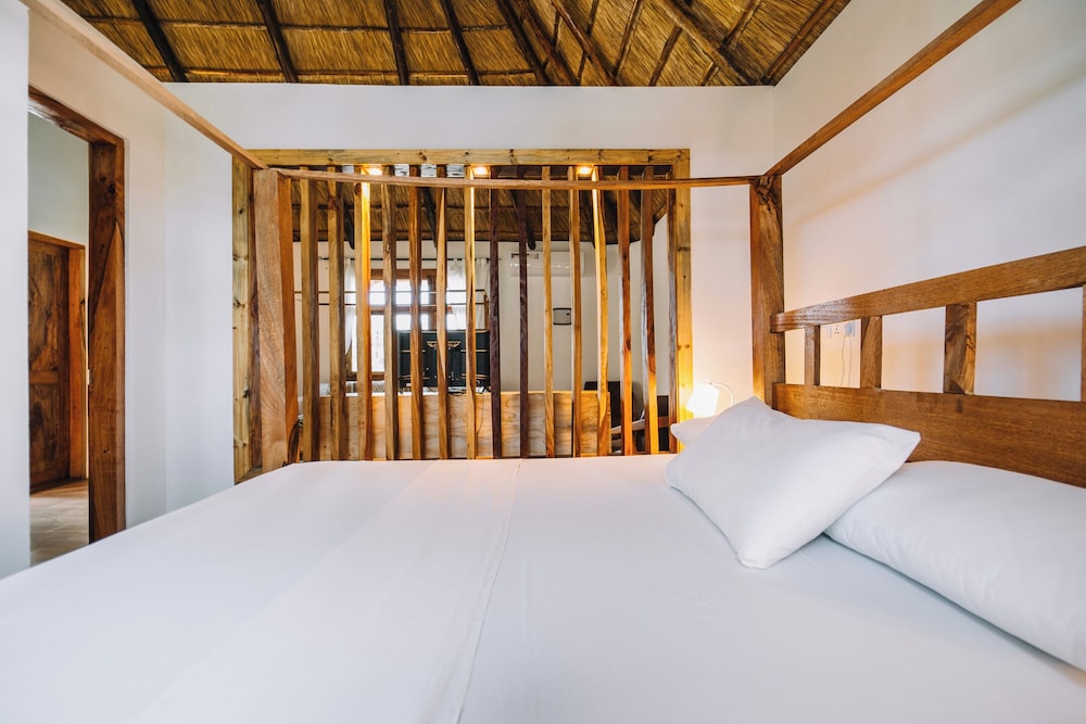 Luxury Bungalow, 1 King Bed with Sofa bed, Garden View photo 1