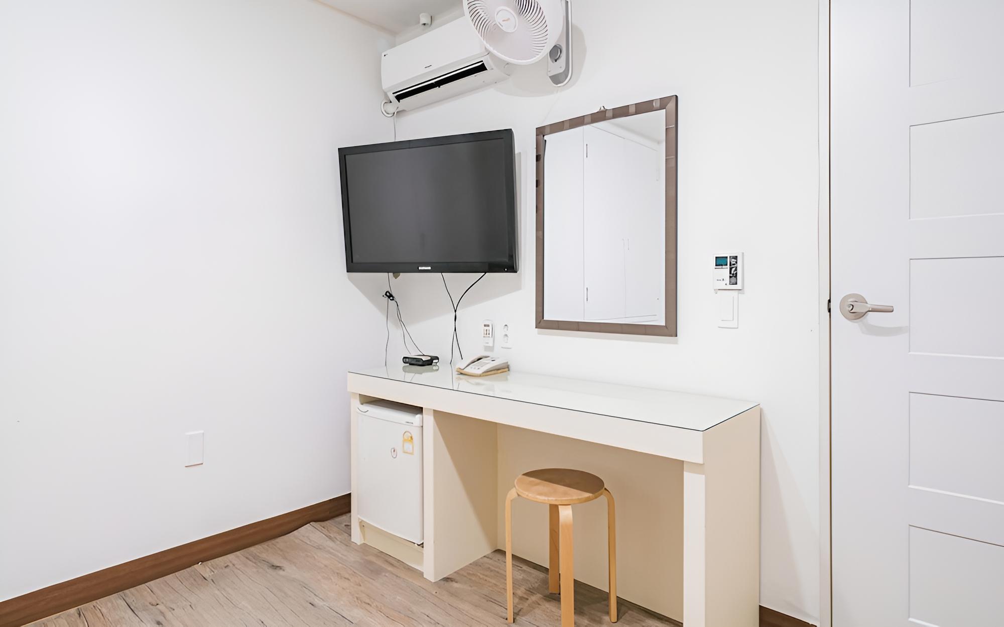Room (VIP room) - Photo 9