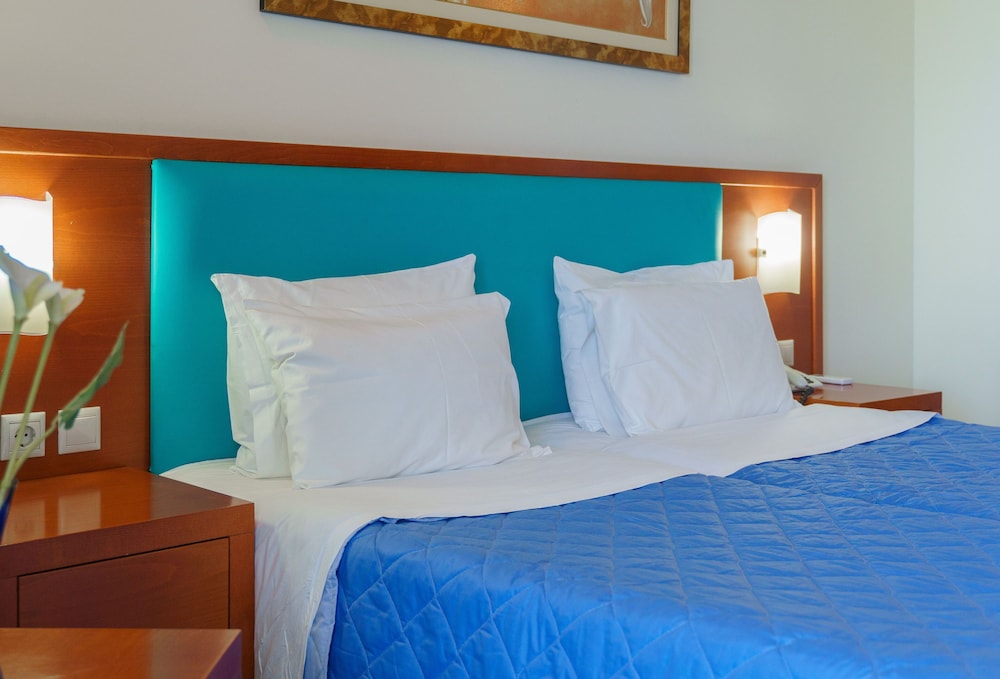 Standard Room, Partial Sea View photo 1