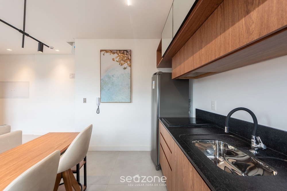 Basic Apartment photo 2