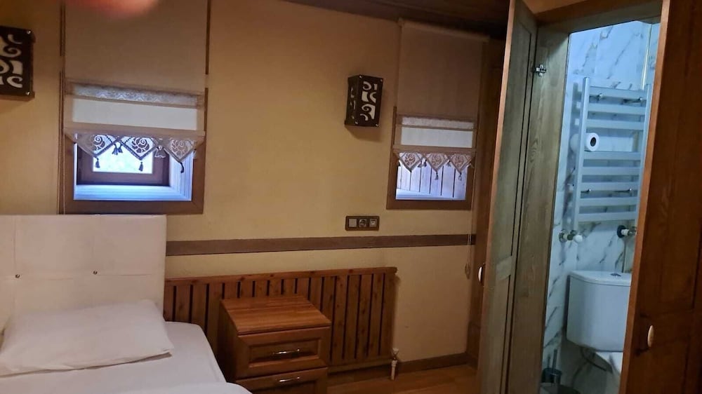 Economy Room photo 3