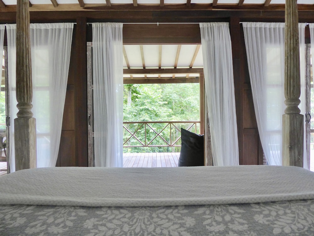 Deluxe Cabin, 1 Queen Bed, Bathtub, Mountainside
