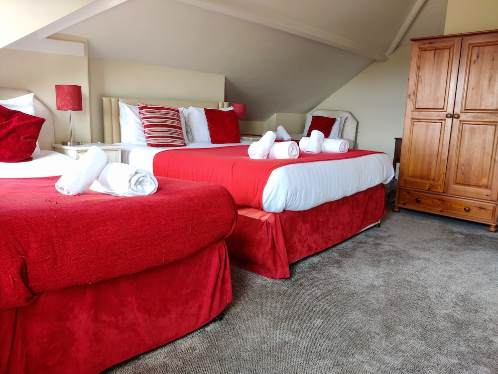 Standard Quadruple Room, Multiple Beds - Photo 3