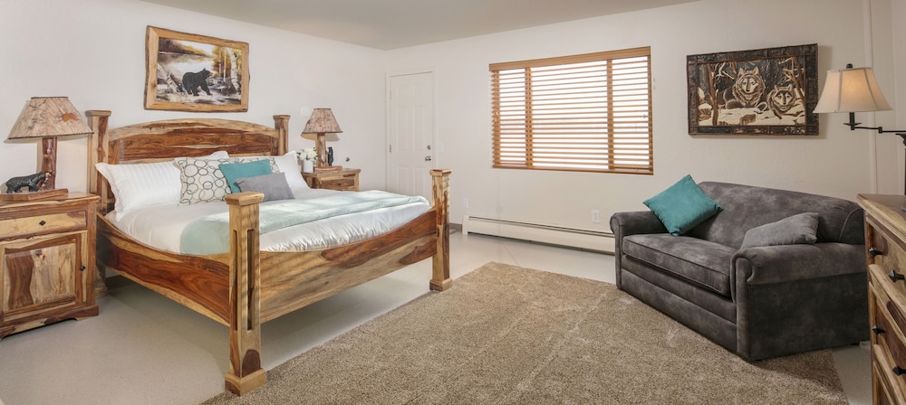 Triple Room, 1 Queen Bed with Sofa bed