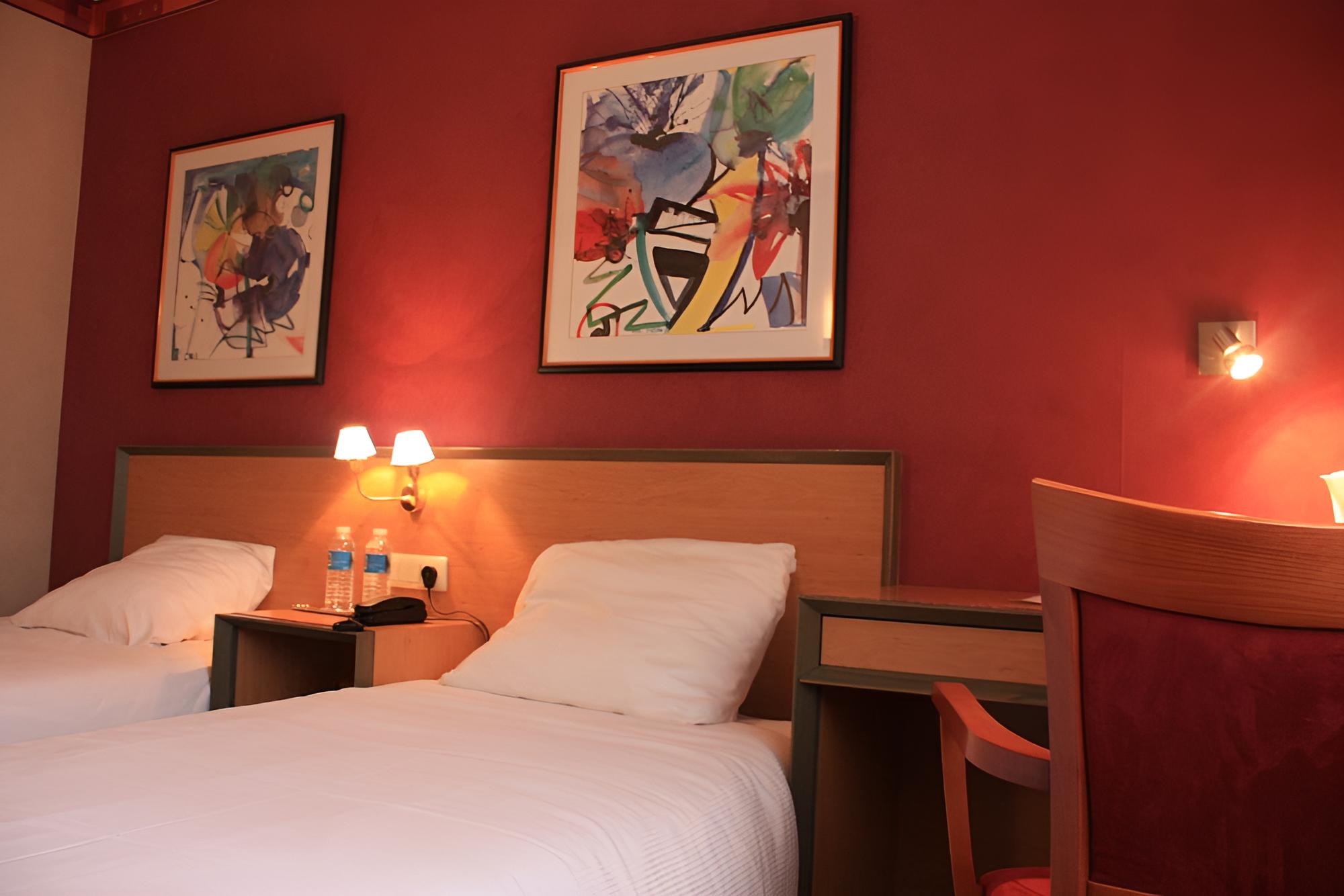 Standard Twin Room photo 2