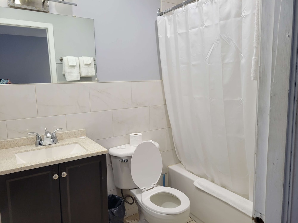 Deluxe Room, 1 Queen Bed with Sofa bed, Non Smoking, Kitchenette photo 2