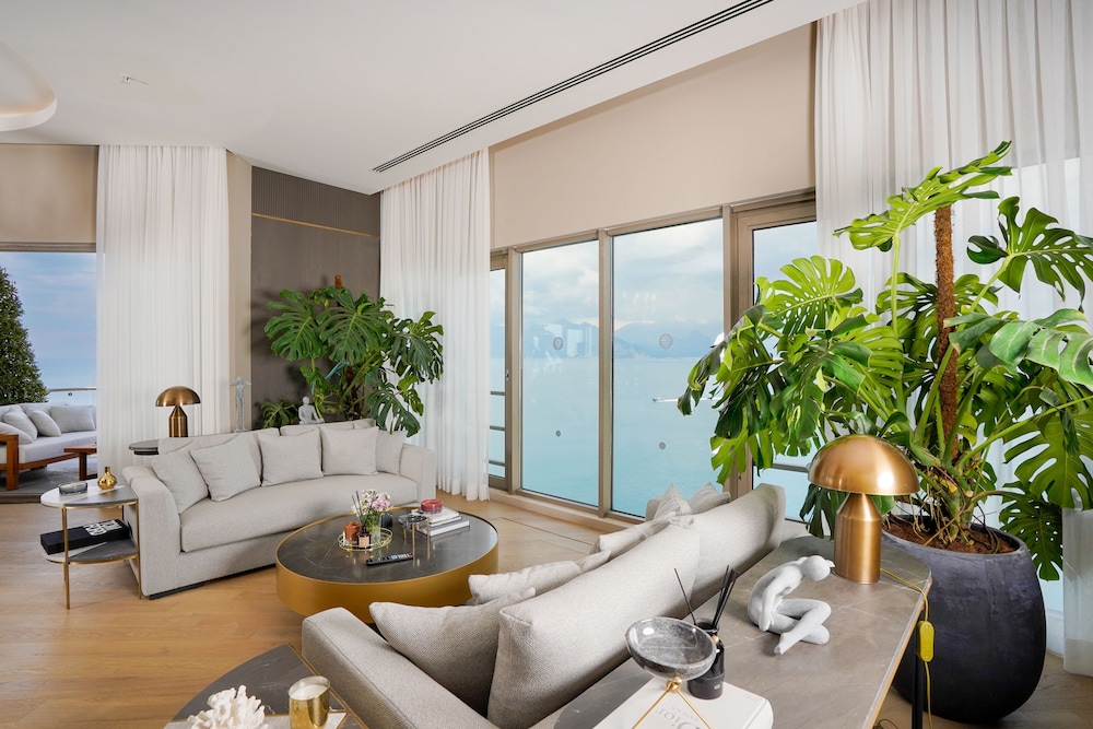 Panorama Suite (Urban Chic Lounge Access)