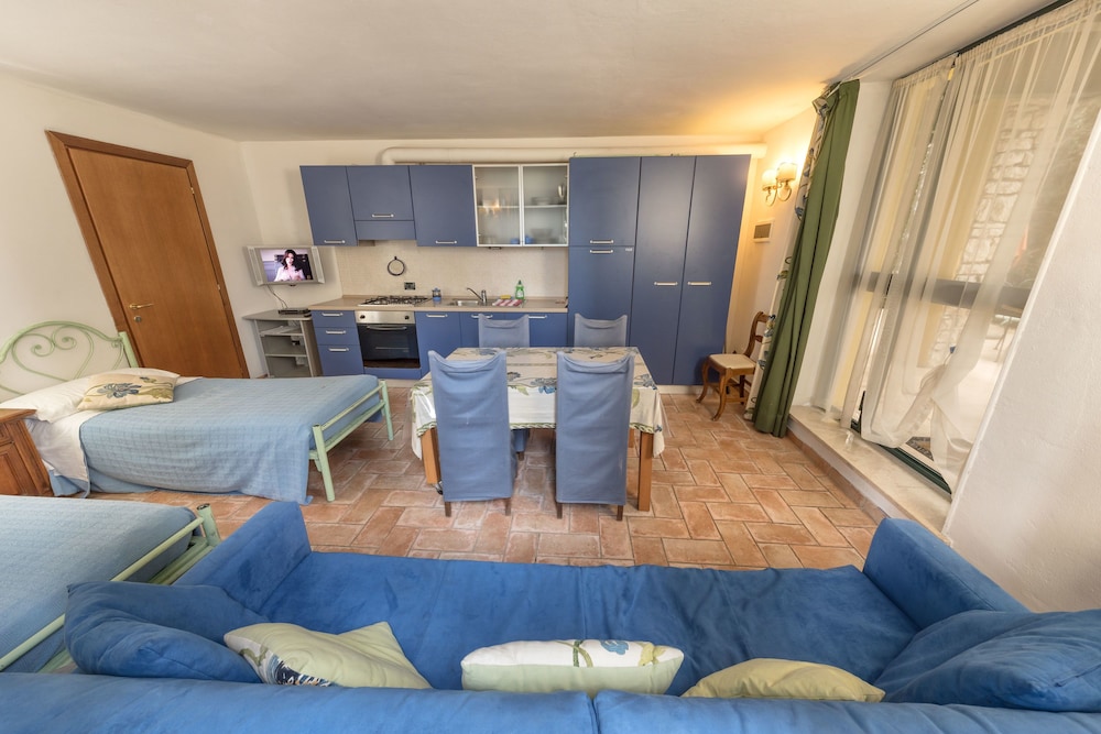 Family Apartment, 1 Double Bed with Sofa bed, Garden View (6 people) photo 1