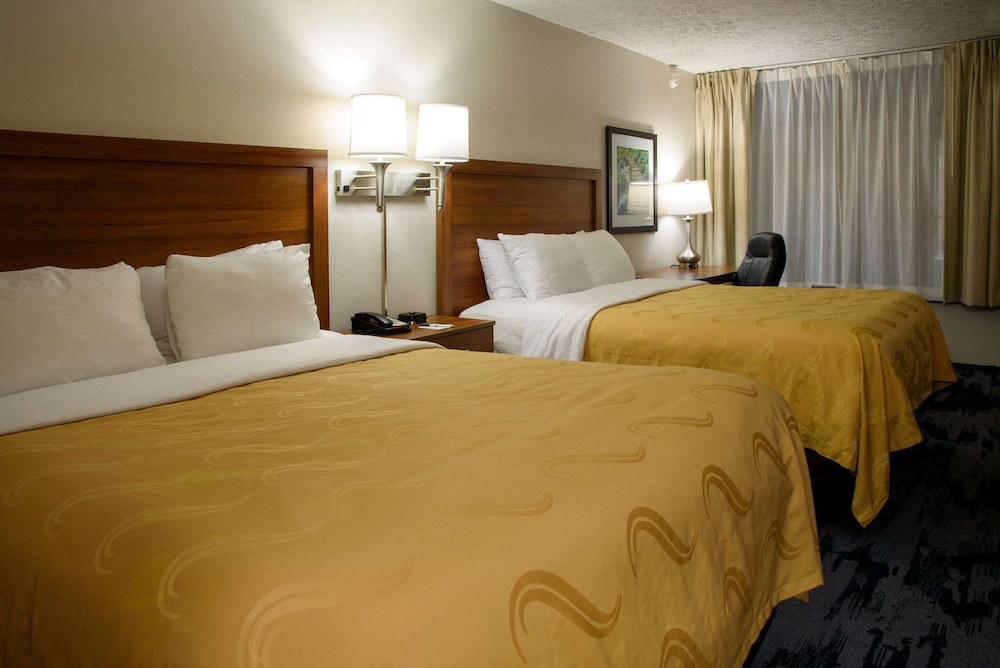 Standard Room, 2 Queen Beds, Non Smoking - Photo 1