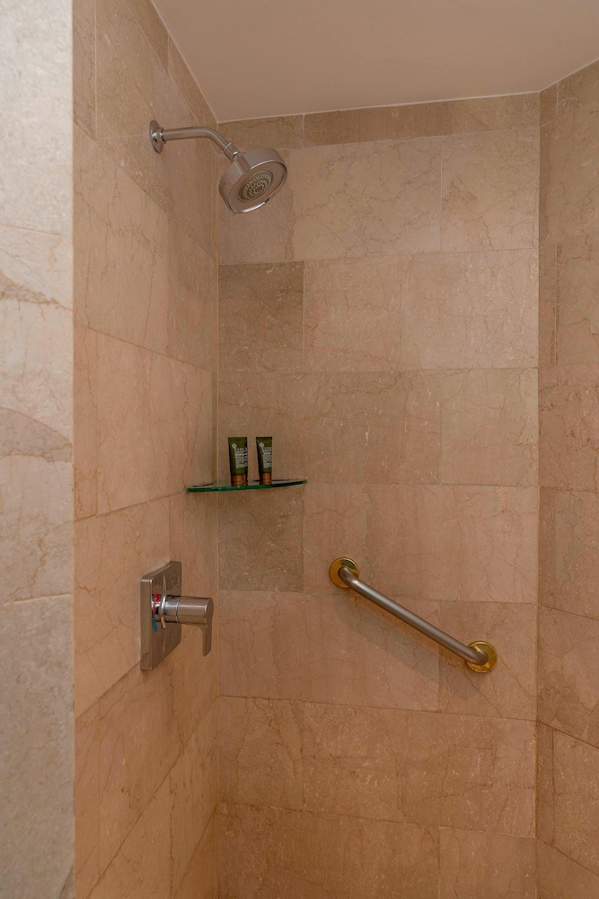 Suite, 1 Bedroom (City View) - Photo 1