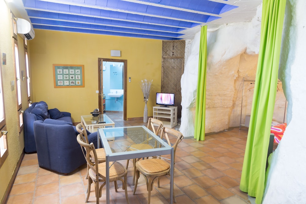 Family Apartment, 2 Bedrooms, Kitchen, City View photo 3