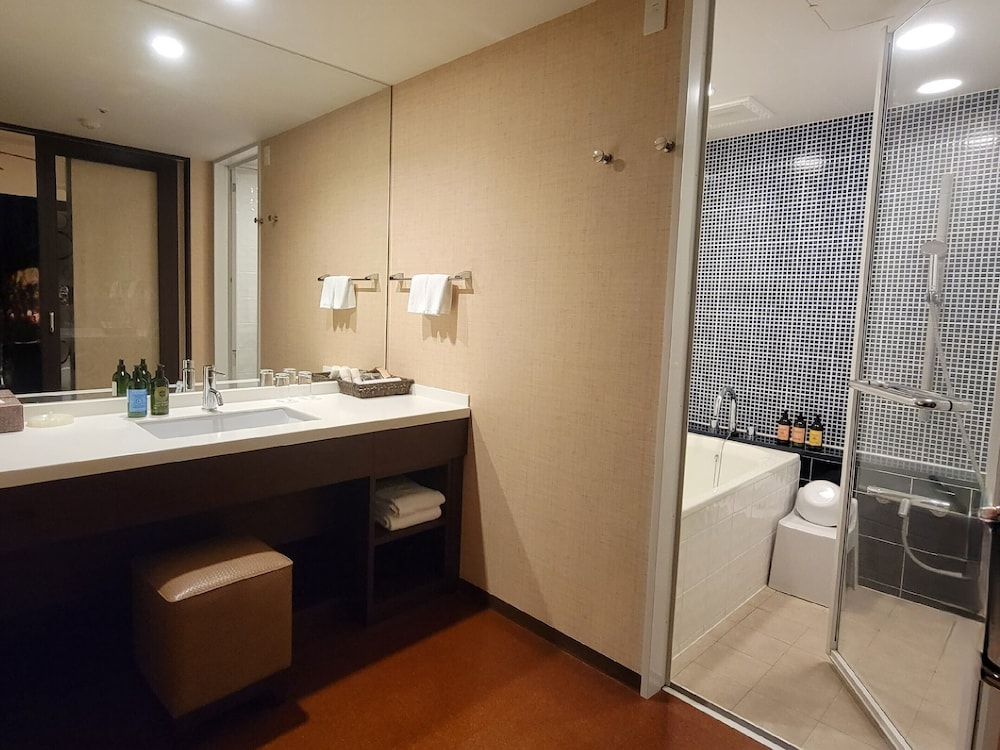 Deluxe Twin Room, Non Smoking - Photo 7