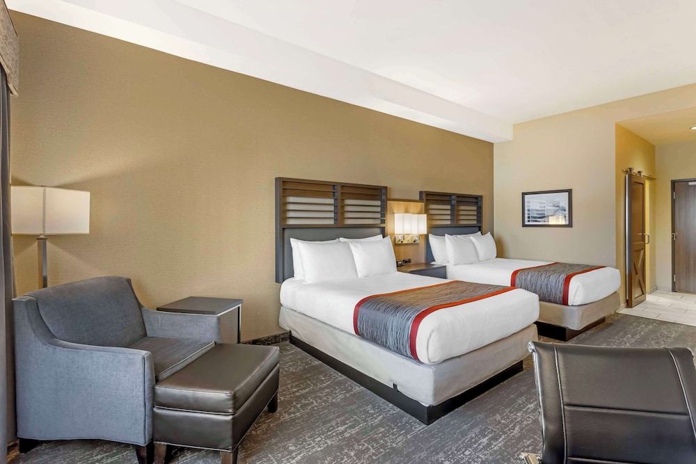 Standard Room, 2 Queen Beds, Non Smoking, Refrigerator & Microwave (Pet Friendly)