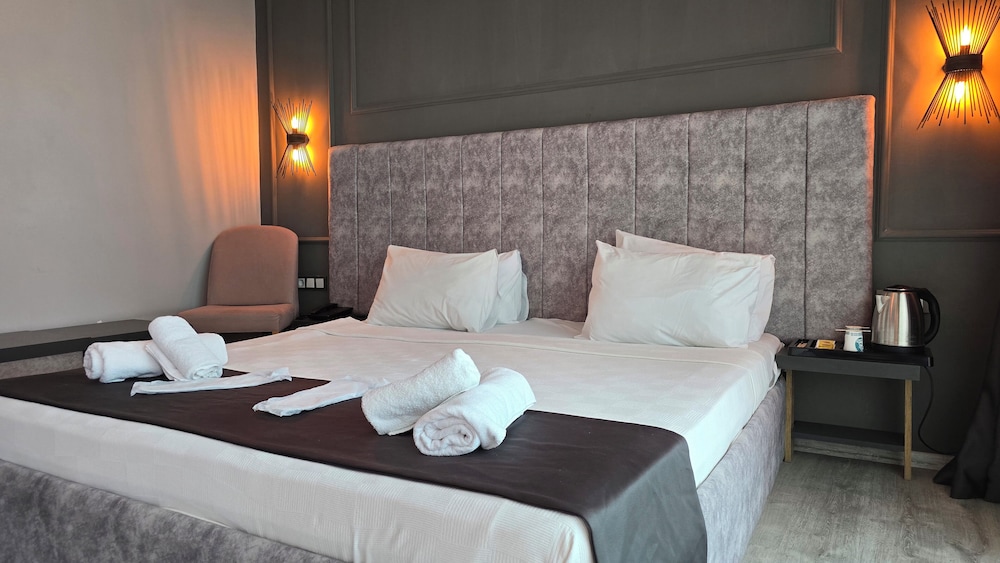 Standard Double Room, City View photo 3
