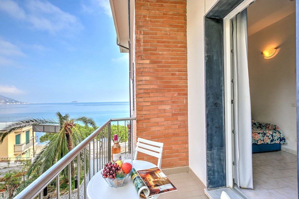 Family Studio, Sea Facing (Frontline Beach 7 - M2 - Near To The) photo 3