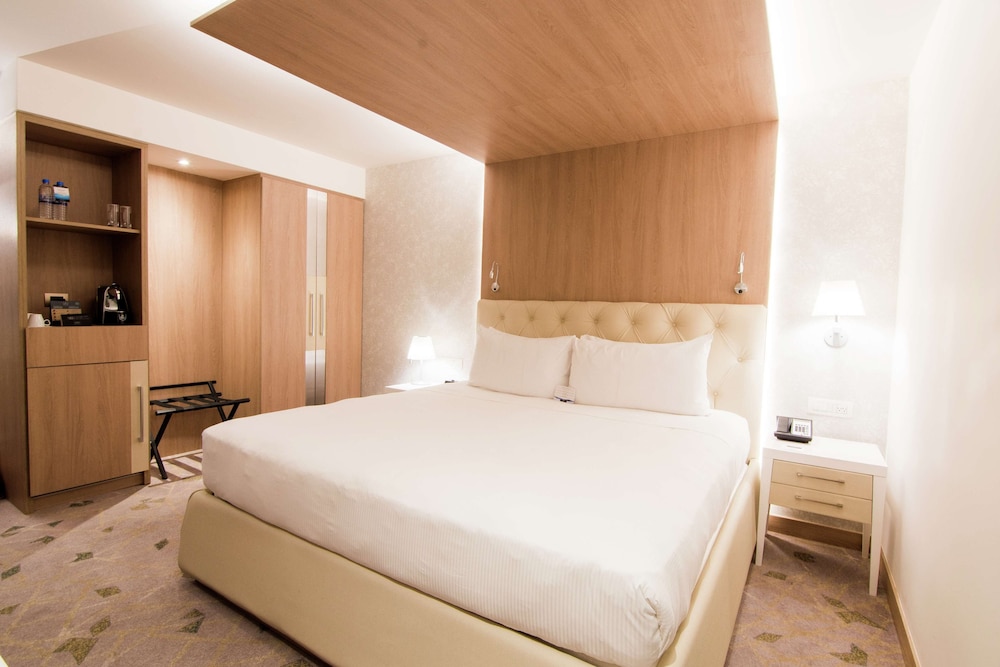 Junior Double or Twin Room, 1 King Bed - Photo 3
