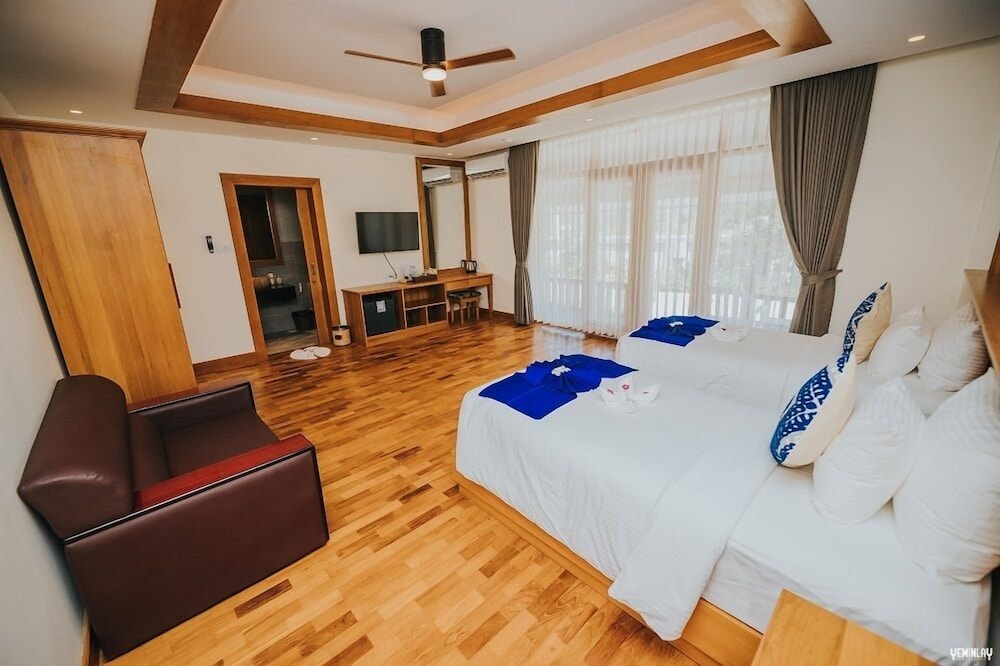 Villa, 1 King Bed, Garden View