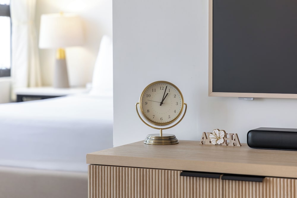 Premium Remodeled Condo with Ocean View and Parking: Premium Apartment, 1 King Bed with Sofa bed, Ocean View (WB 2713 T1) photo