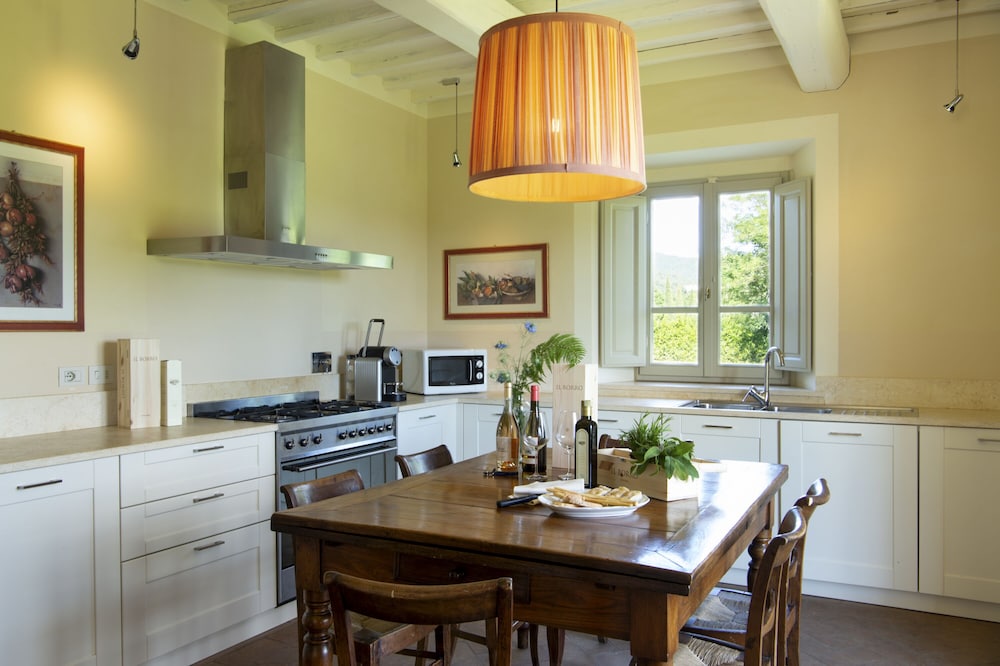 Luxury Villa, 4 Bedrooms photo 3
