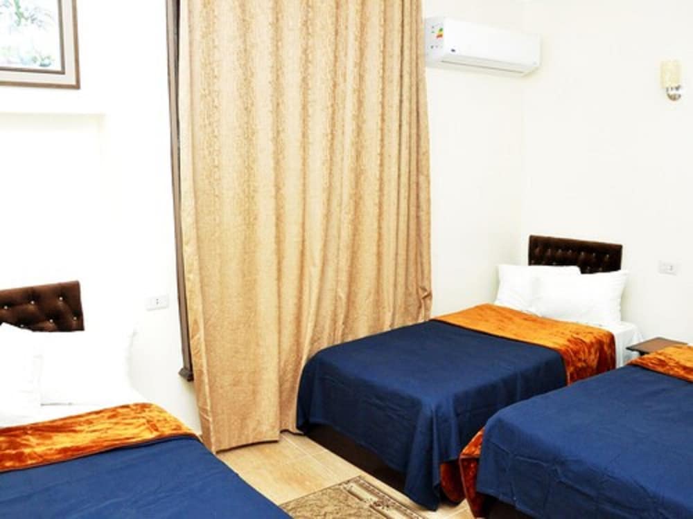 Triple Room, Private Bathroom - Photo 1
