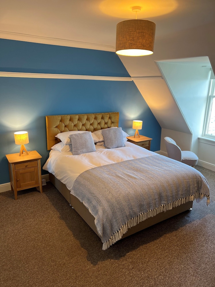 Superior Double Room, 1 King Bed, Ensuite, Sea View