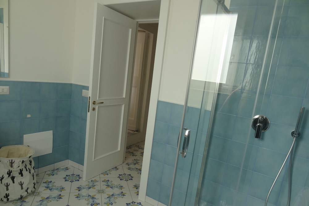 Family House, 2 Bedrooms, Kitchenette, Sea View photo 3