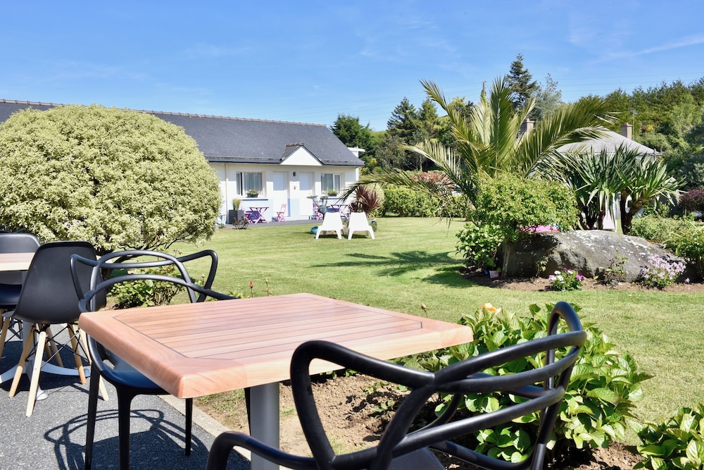 Standard Triple Room, Garden View photo 3