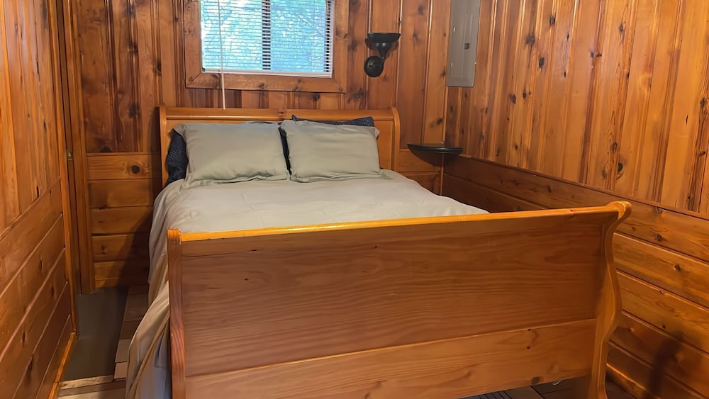 Executive Cabin, 1 Queen Bed