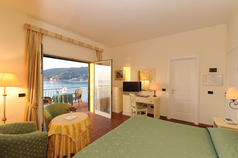 Family Room, Sea View photo 2