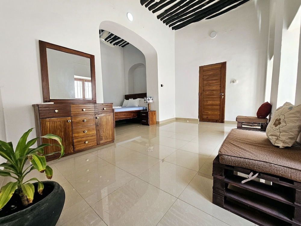 Deluxe Room with Private Bathroom