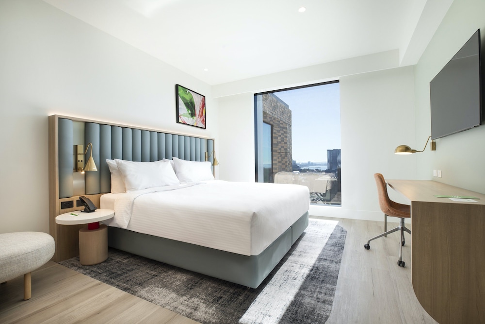 Suite, 1 King Bed, Kitchenette, Bay View (Dining) - Photo 5