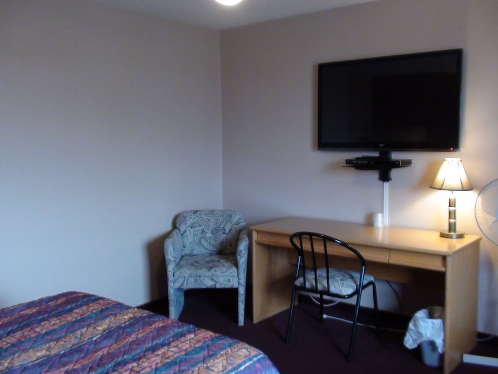Standard Room, Non Smoking, Refrigerator & Microwave photo 2