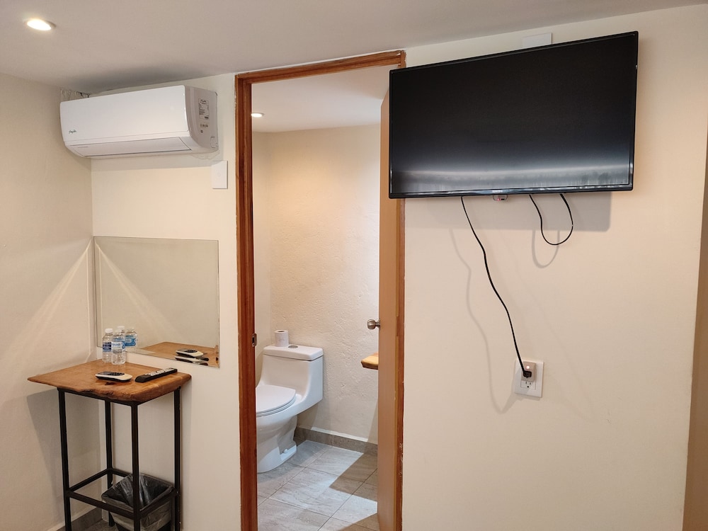 Standard Double Room, 2 Double Beds - Photo 4