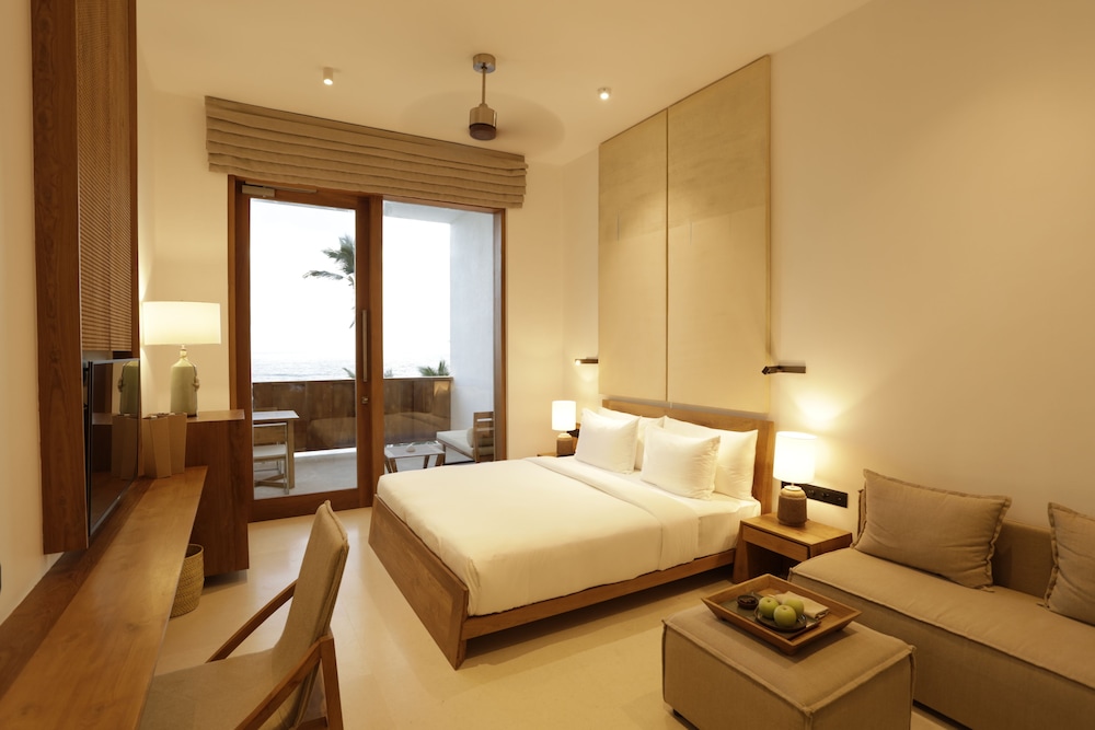 Superior Double Room, 1 King Bed, Balcony, Ocean View