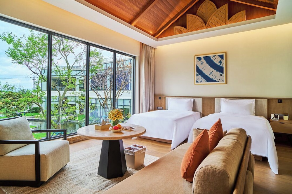 Basic Twin Room, Private Bathroom, Courtyard View photo 1