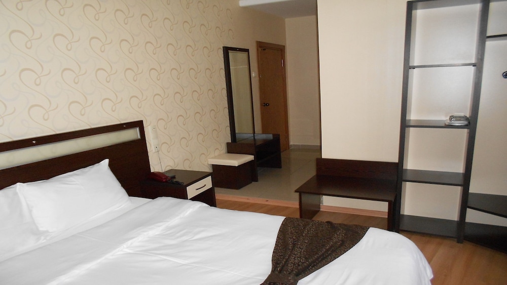 Standard Double or Twin Room - Photo 1