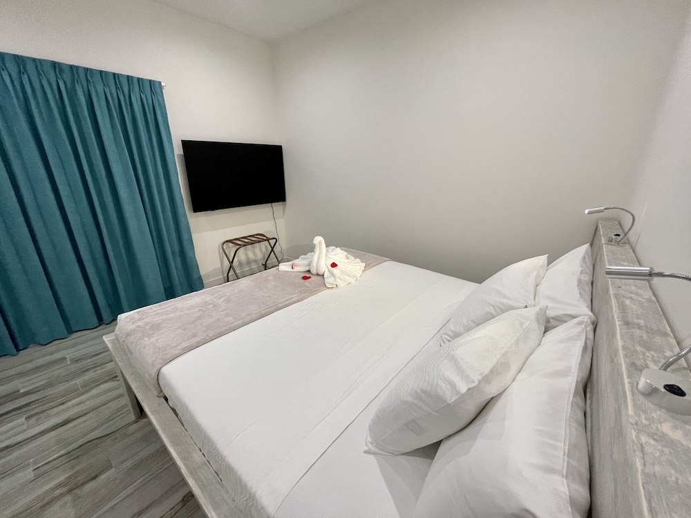 Deluxe Apartment, Partial Sea View