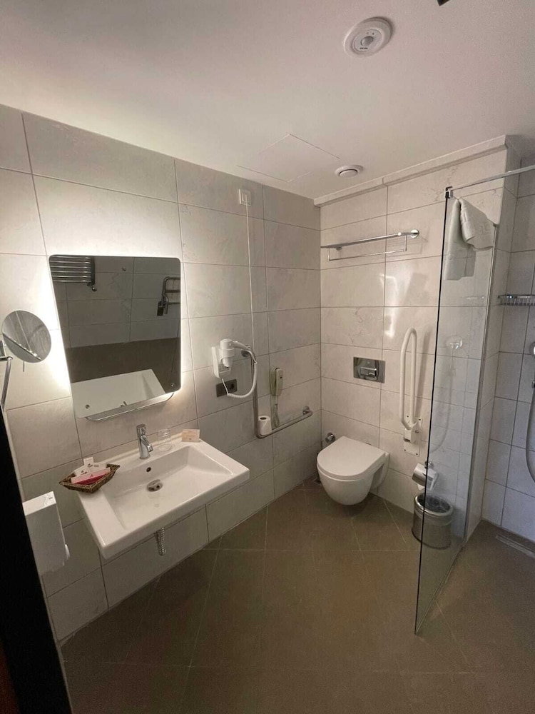 Economic Standard Room