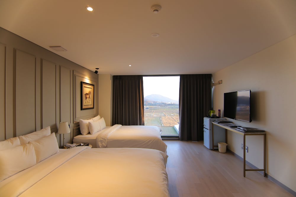 Deluxe Twin Room - Photo 19