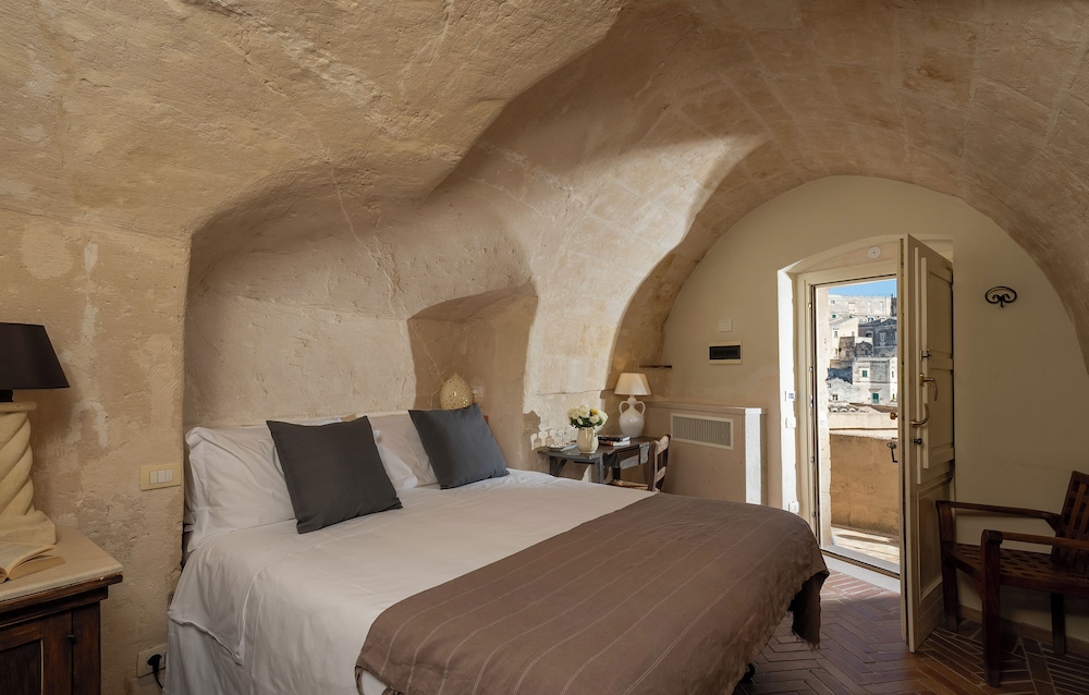 Traditional Double Room, City View - Photo 10