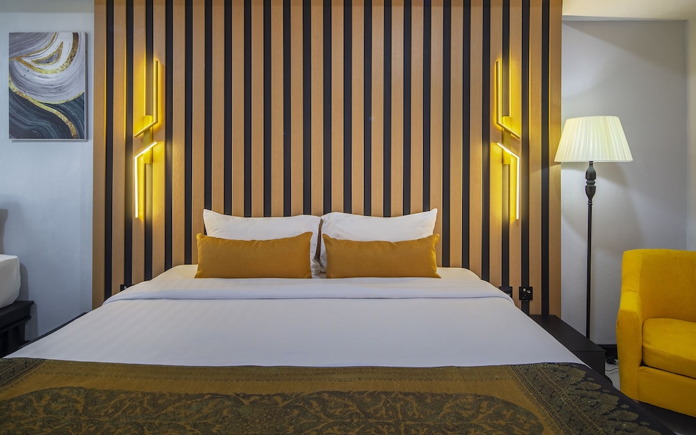 Deluxe Room - Photo 3