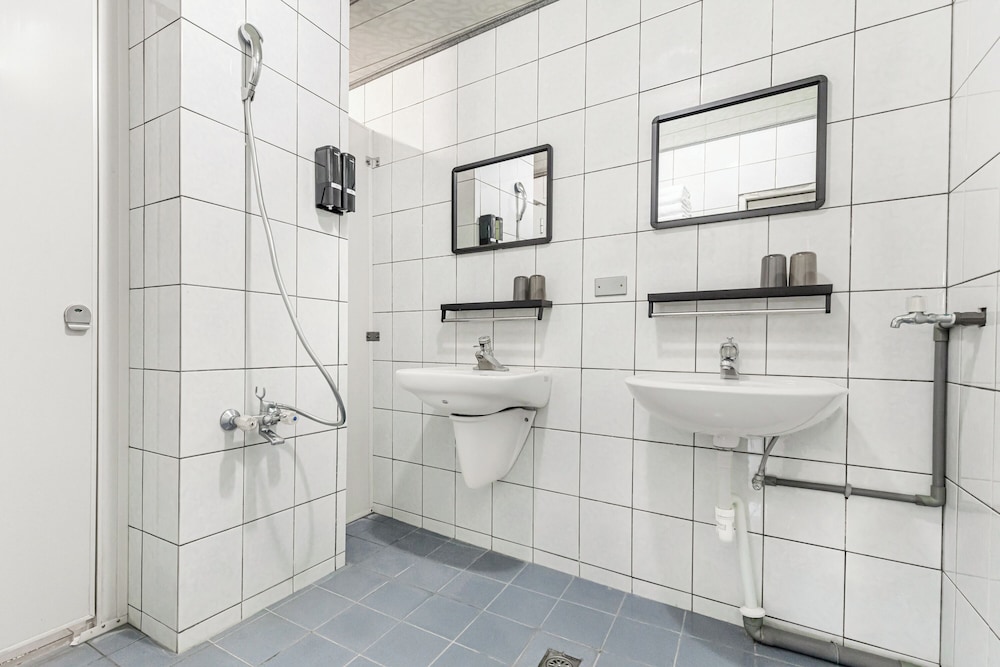 Two-Bedroom Suite - Photo 15