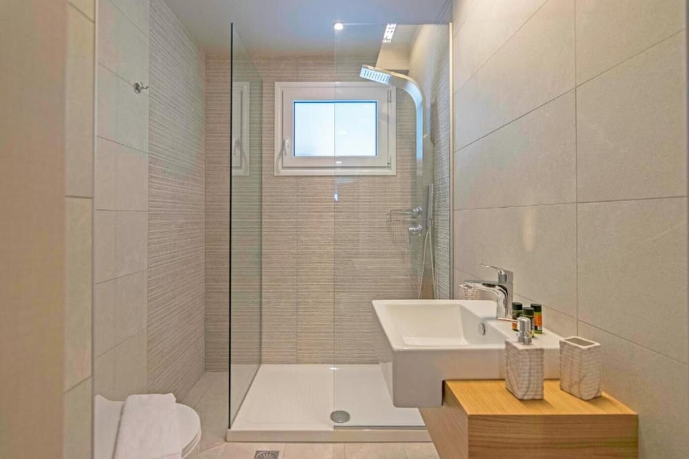 Apartment, 2 Bedrooms, Pool Access, Sea View