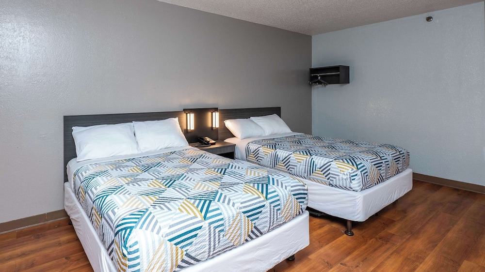 Deluxe Room, 2 Double Beds, Non Smoking, Refrigerator & Microwave