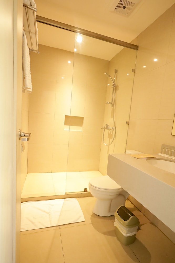 Room, 2 Double Beds, Pool Access, Poolside photo 2