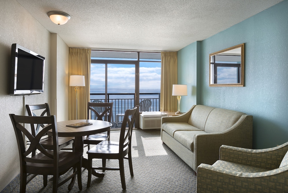 Executive Suite, Oceanfront - Photo 1