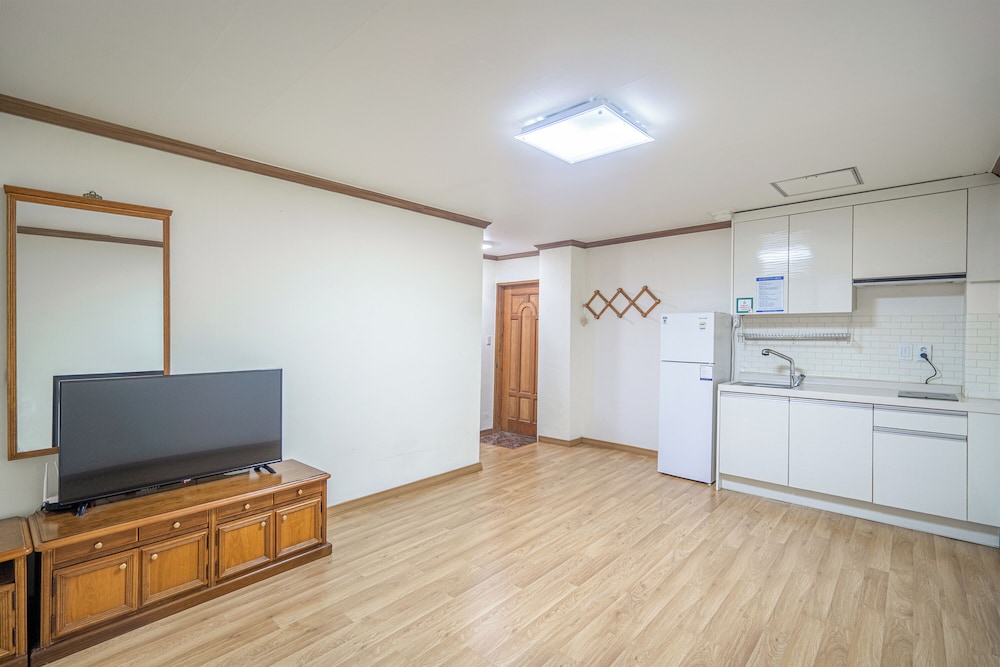 P03) Pension Room for 5 people (Kitchenette) photo 1