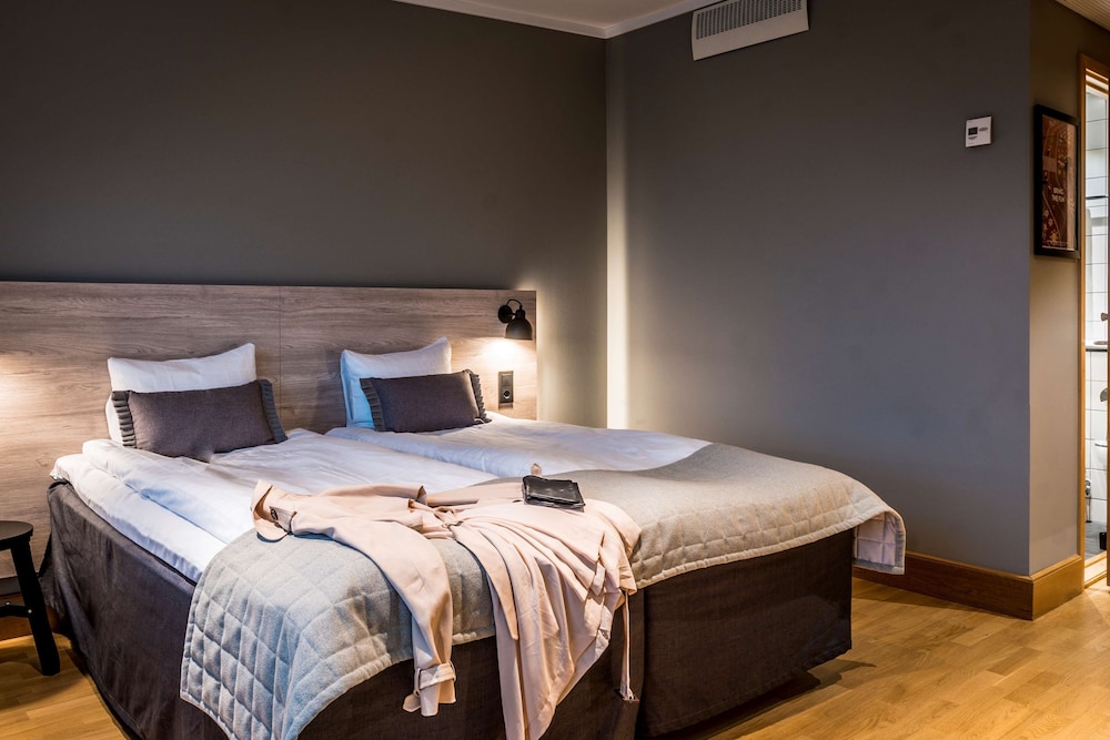 Twin Room - Photo 10