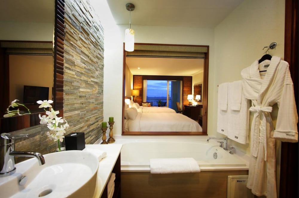 Deluxe Room, 2 Queen Beds (View) - Photo 1